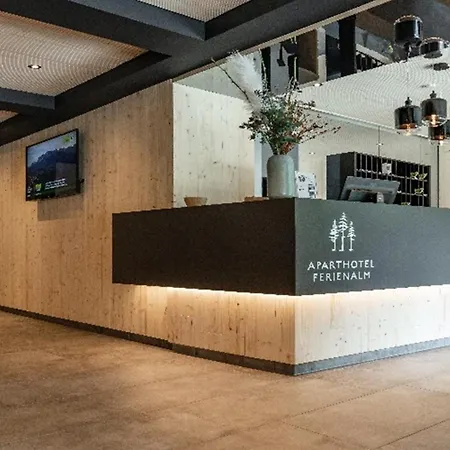 Ferienalm Panorama 斯拉德明